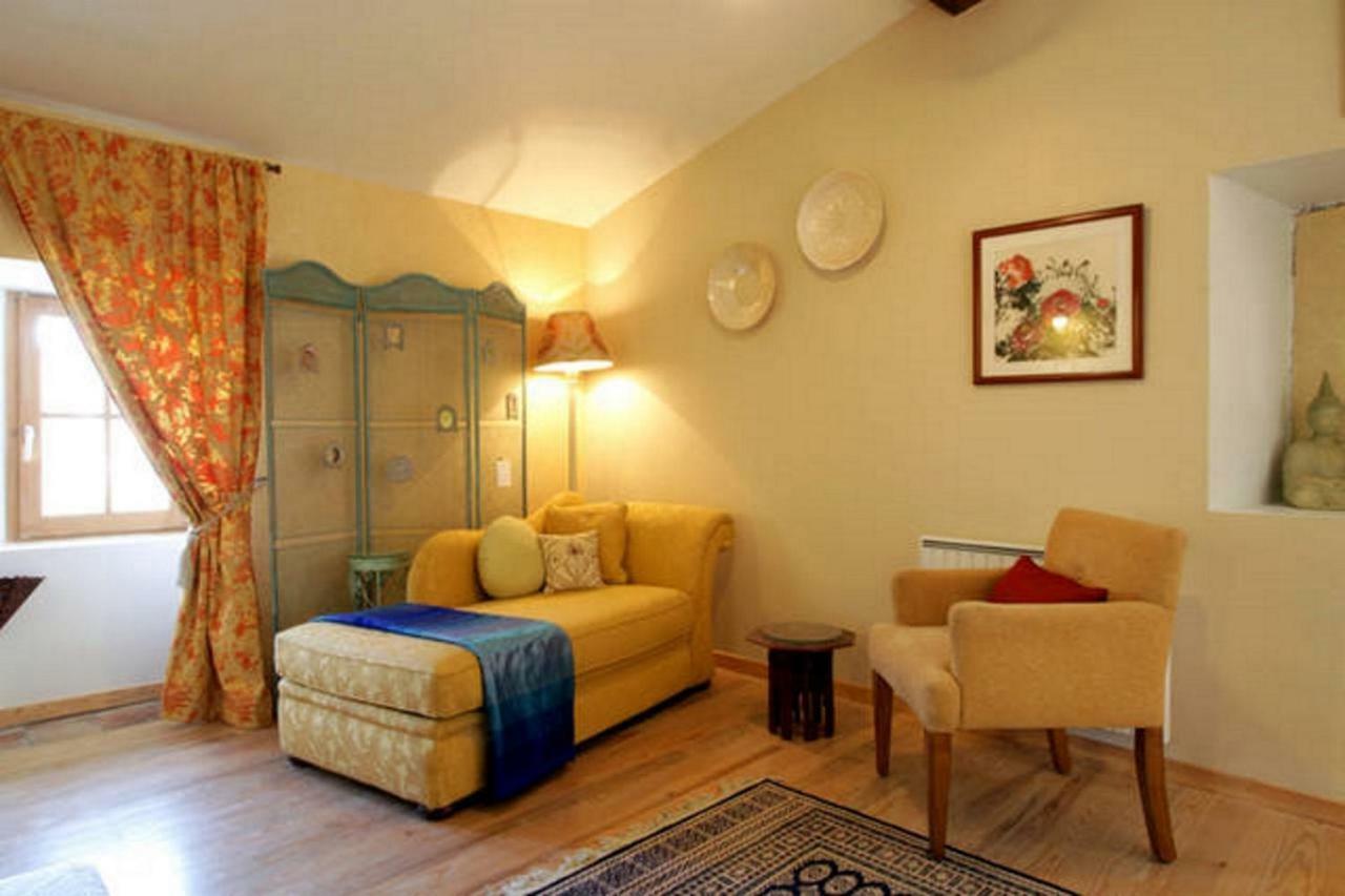 ลา แมซง เด เท็กซ์ไทล์ Bed & Breakfast Montolieu ภายนอก รูปภาพ