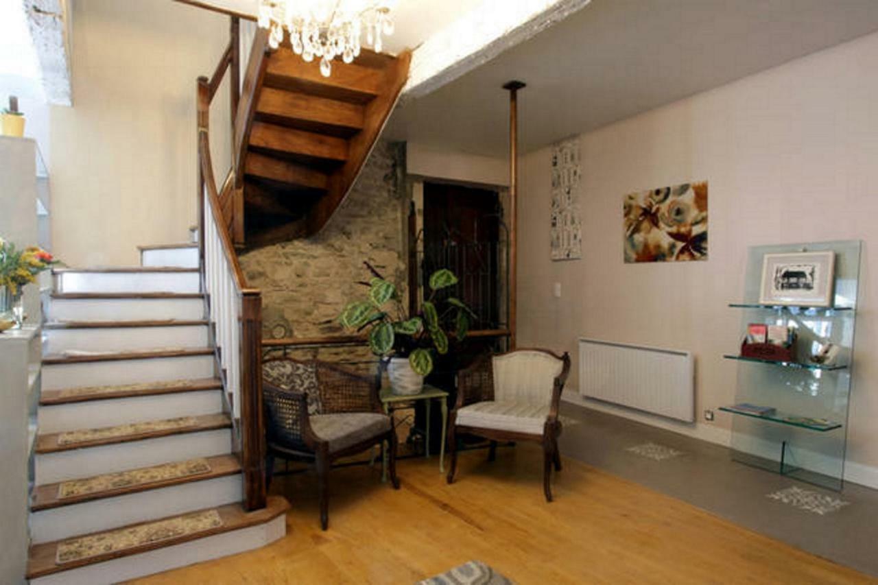 ลา แมซง เด เท็กซ์ไทล์ Bed & Breakfast Montolieu ภายนอก รูปภาพ