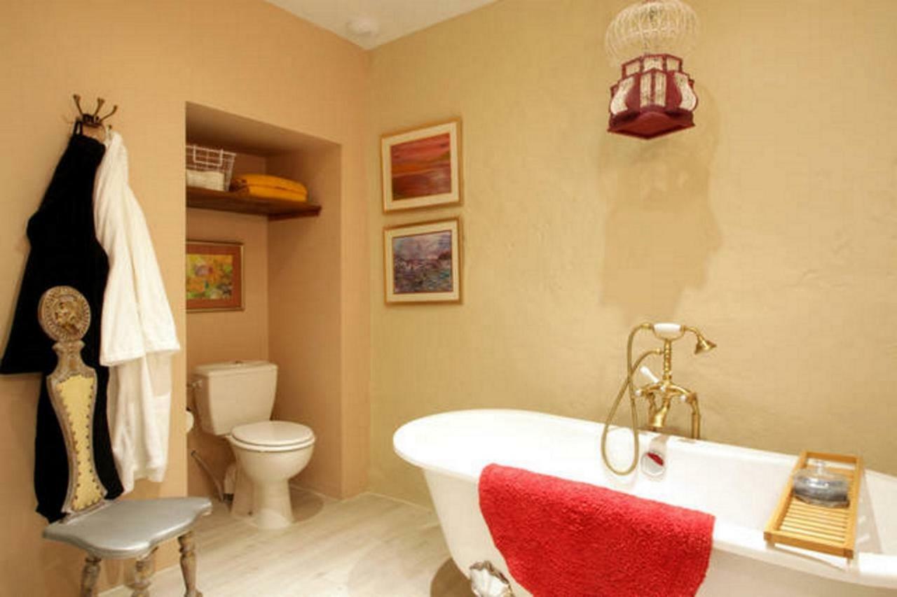 ลา แมซง เด เท็กซ์ไทล์ Bed & Breakfast Montolieu ภายนอก รูปภาพ