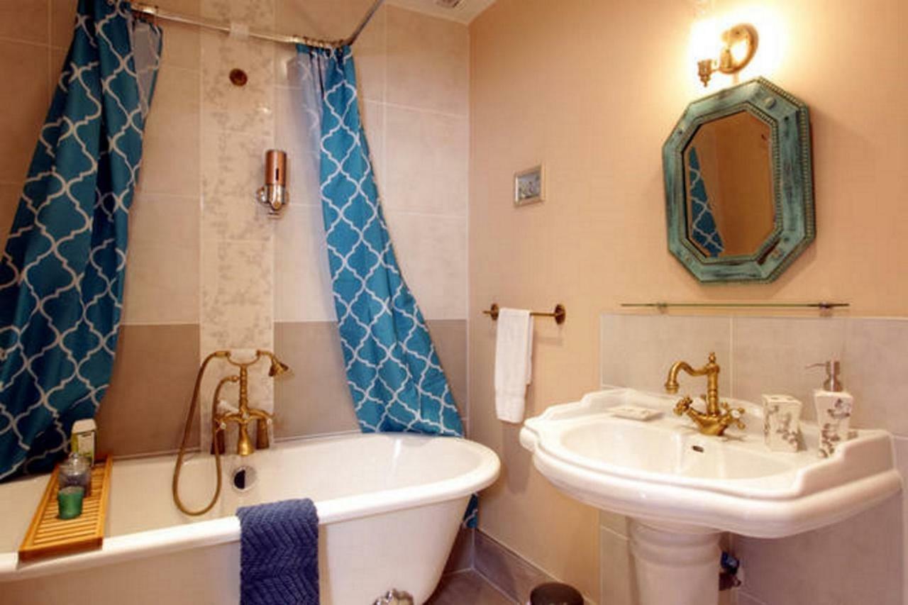 ลา แมซง เด เท็กซ์ไทล์ Bed & Breakfast Montolieu ภายนอก รูปภาพ
