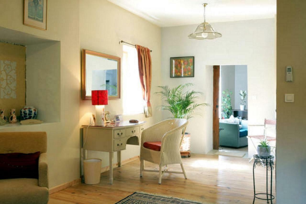ลา แมซง เด เท็กซ์ไทล์ Bed & Breakfast Montolieu ภายนอก รูปภาพ