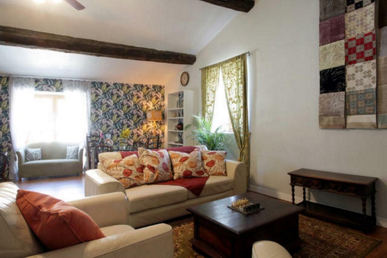 ลา แมซง เด เท็กซ์ไทล์ Bed & Breakfast Montolieu ภายนอก รูปภาพ