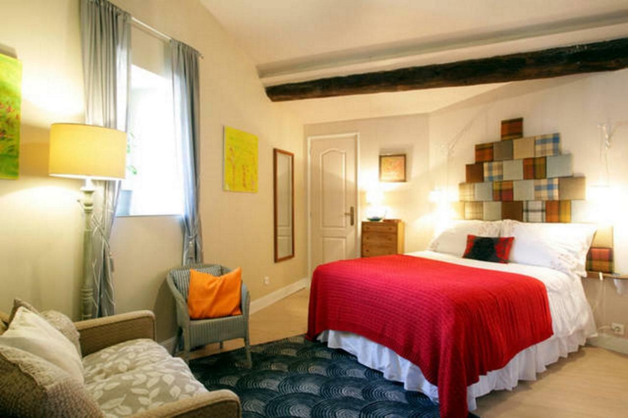 ลา แมซง เด เท็กซ์ไทล์ Bed & Breakfast Montolieu ภายนอก รูปภาพ