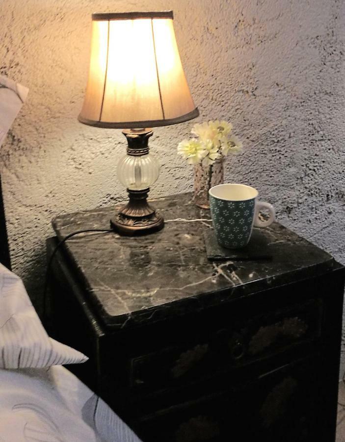 ลา แมซง เด เท็กซ์ไทล์ Bed & Breakfast Montolieu ภายนอก รูปภาพ